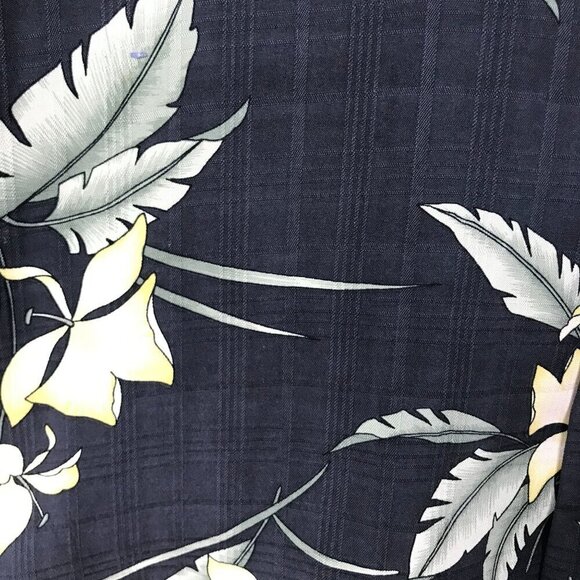 Tommy Bahama Gray 100% Silk Floral Hawaiian Shirt Size Large - Picture 3 of 8